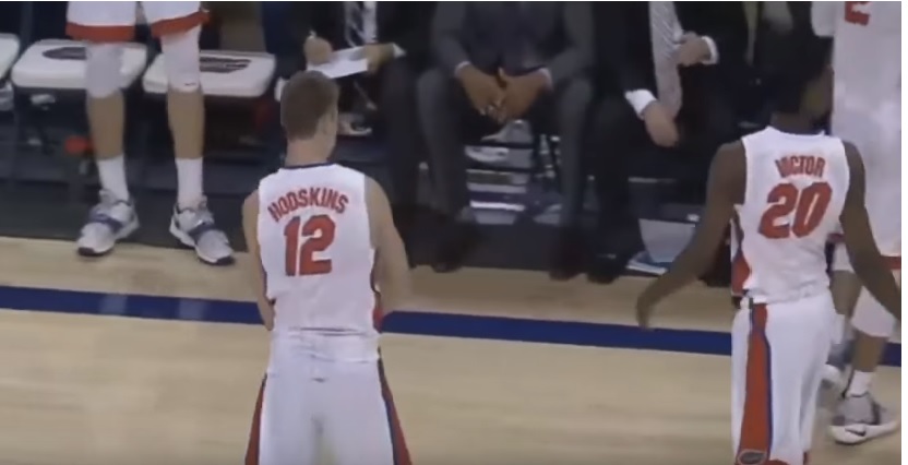 VIDEO: ŽELJA ČINI ČUDA - Pogledajte kako zabija košarkaš koji ima jednu ruku