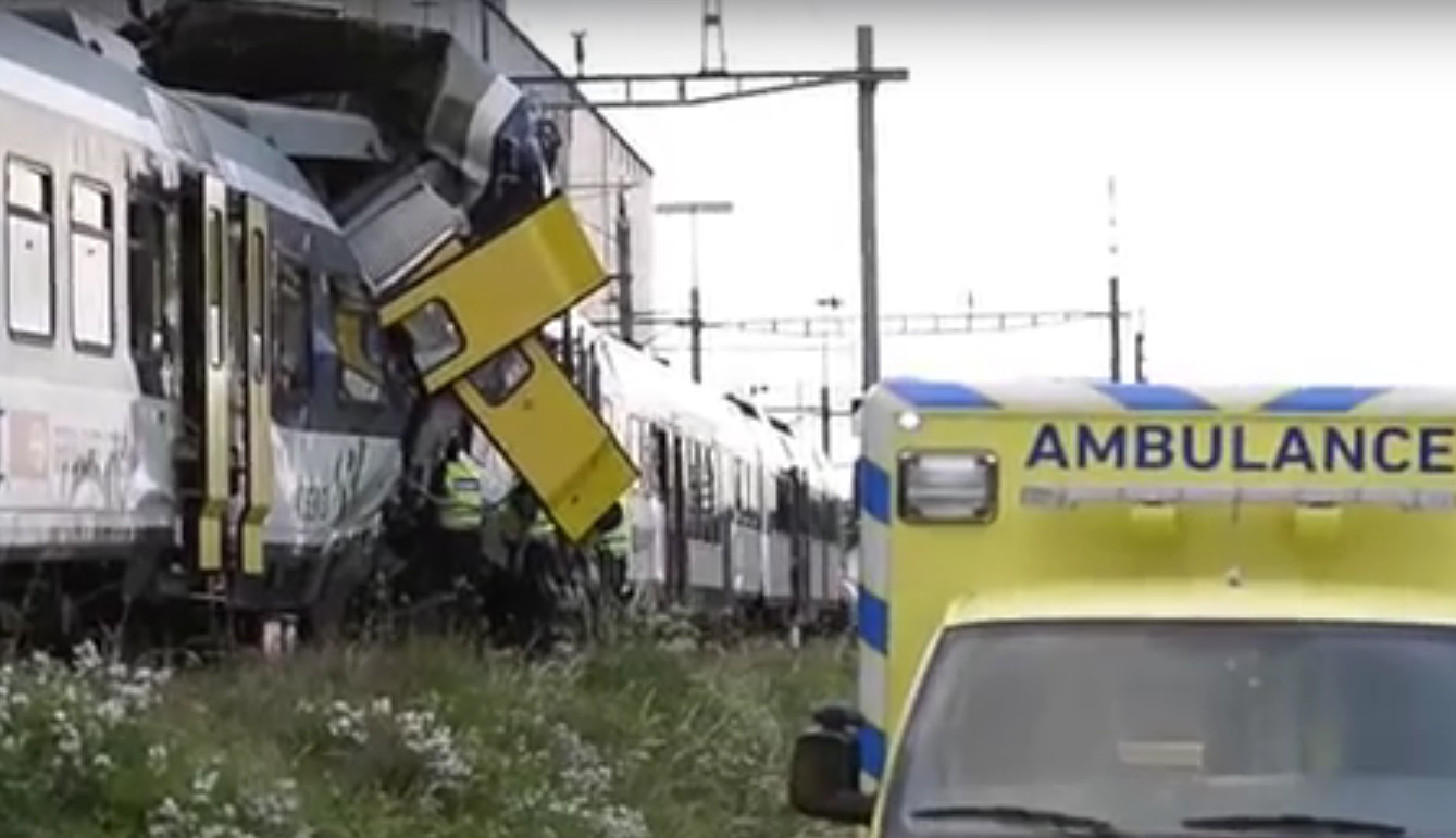 VIDEO: TEŠKA ŽELJEZNIČKA NESREĆA - Sudarila se dva vlaka - više mrtvih i oko 150 ozlijeđenih 1