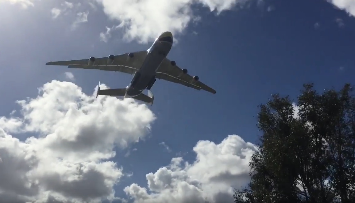VIDEO: NAJVEĆI NA SVIJETU - Zrakoplov An-225 Mriya nosi čak 250 tona tereta