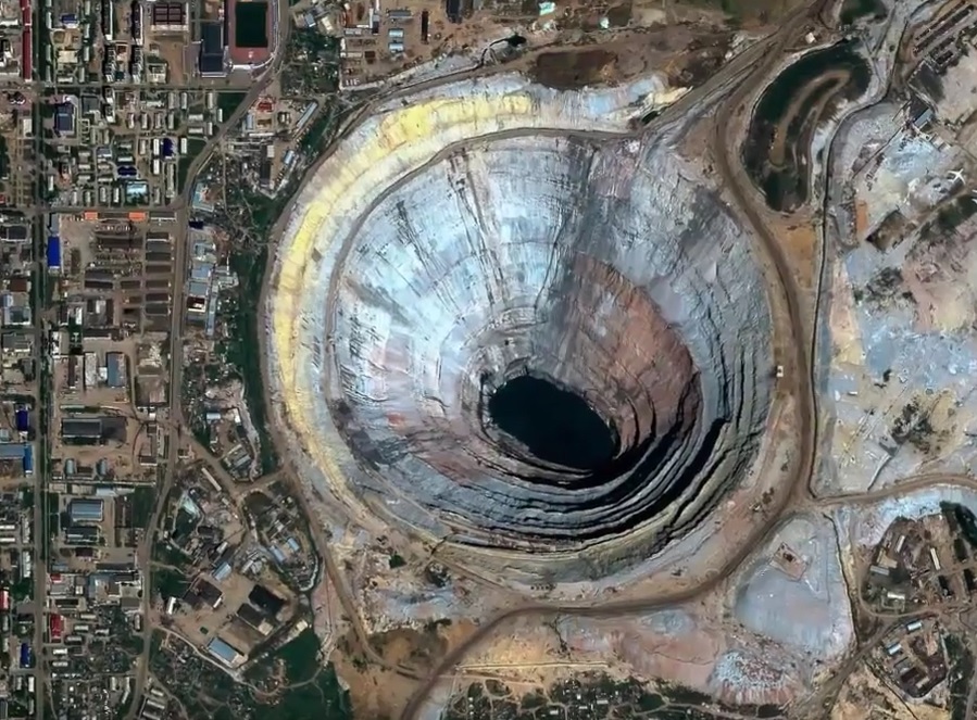 VIDEO: NAJSKUPLJA RUPA - Rudnik dijamanata u Sibiru vrijedan 15 milijardi eura